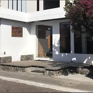 Cactus Hostel Puerto Baquerizo Moreno
