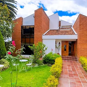 https://mochiliers-hostel.cuenca-hotels.com